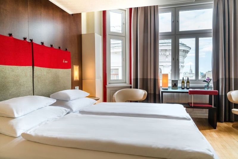 Hotel Rathaus Wein & Design - Image 2