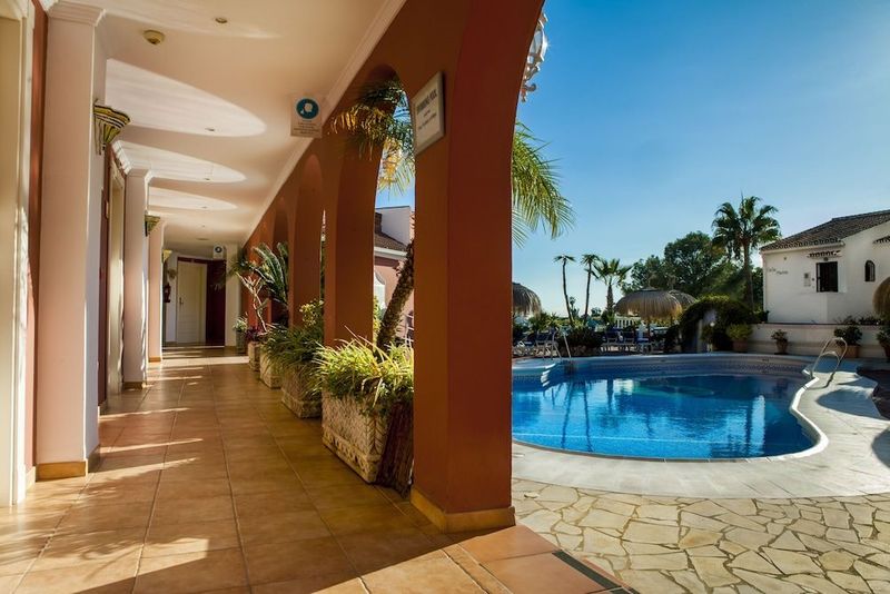 Hotel Los Arcos - Image 2