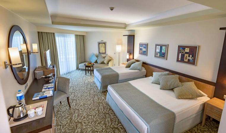 Dubbelrum med delvis havsutsikt på Royal Wings Hotel, Antalya
