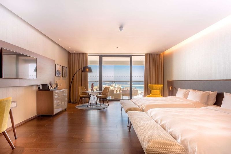 Radisson Blu Hotel Larnaca - Image 9