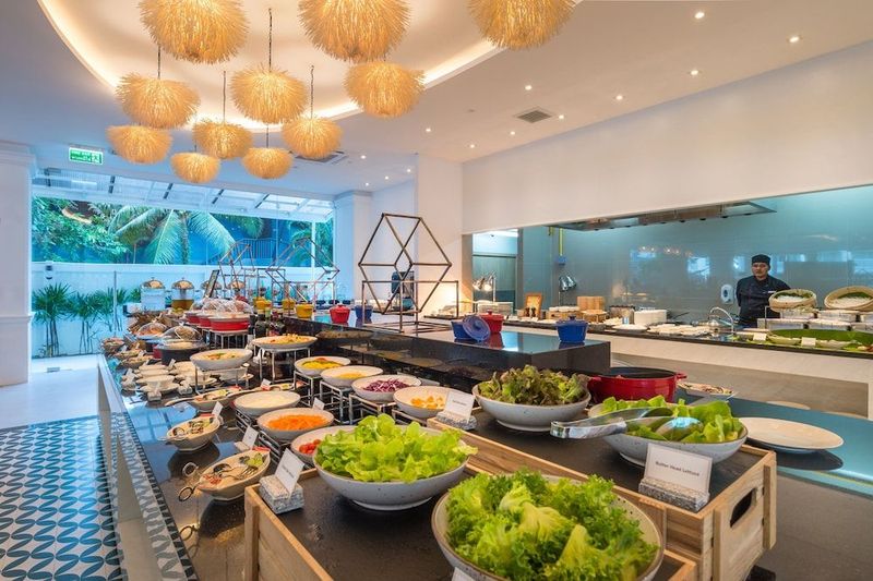 Centara Ao Nang Beach Resort & Spa - Image 10