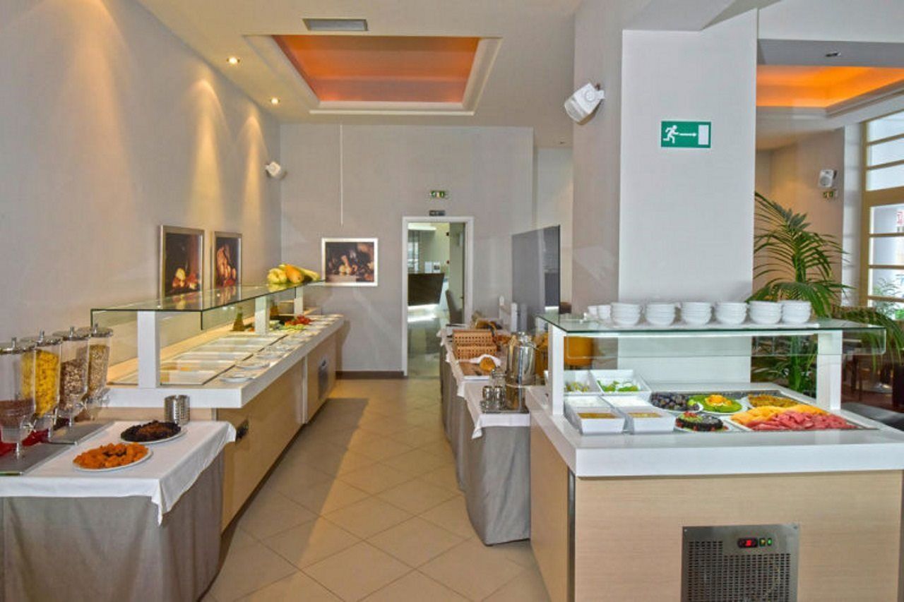 Swell Boutique Hotel - Image 10