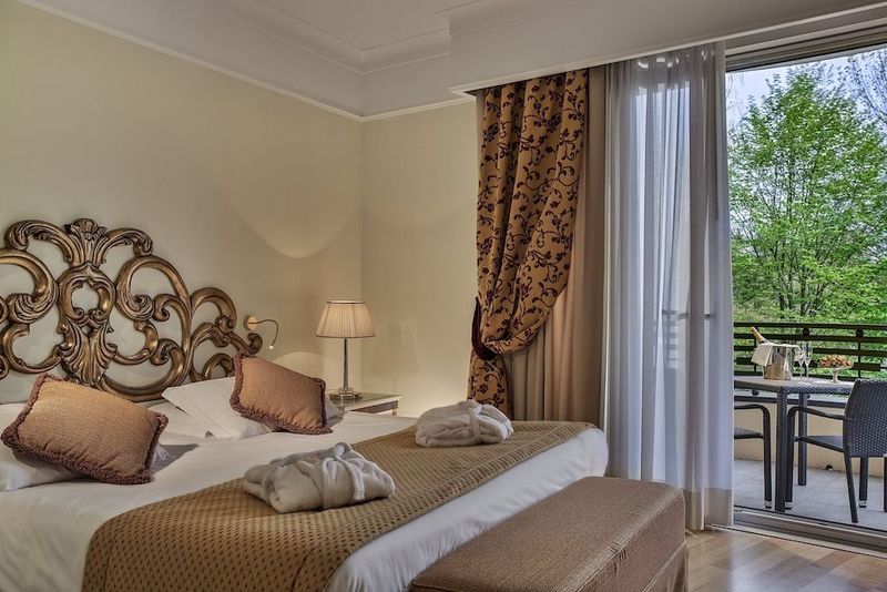 Park Hotel Junior - Image 8