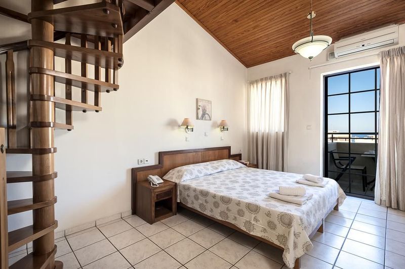 Elina Hotel Apartments - Image 4