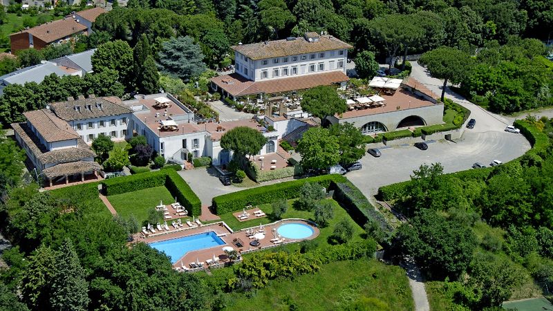 Hotel Garden - Image 1