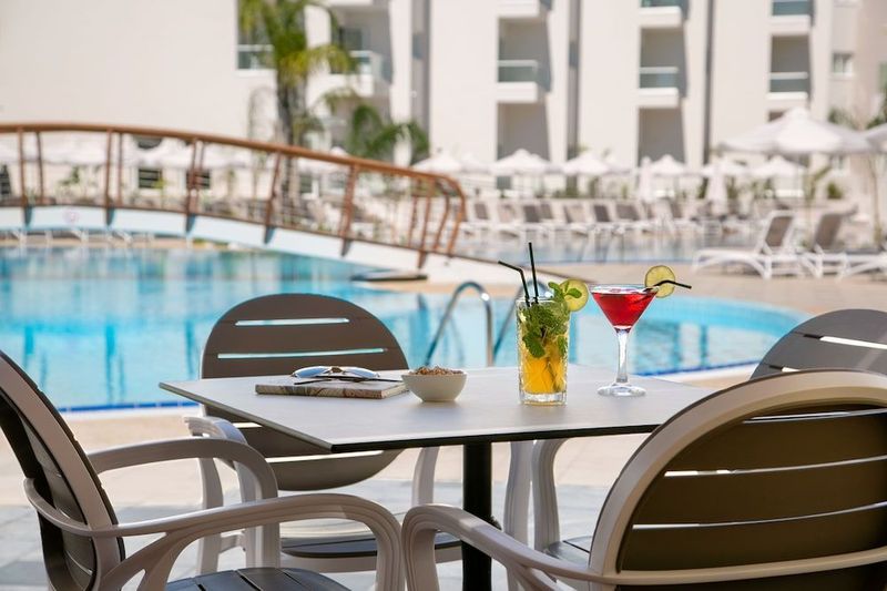 Vangelis Hotel & Suites - Image 2