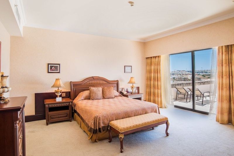 Grand Hotel Excelsior - Image 3