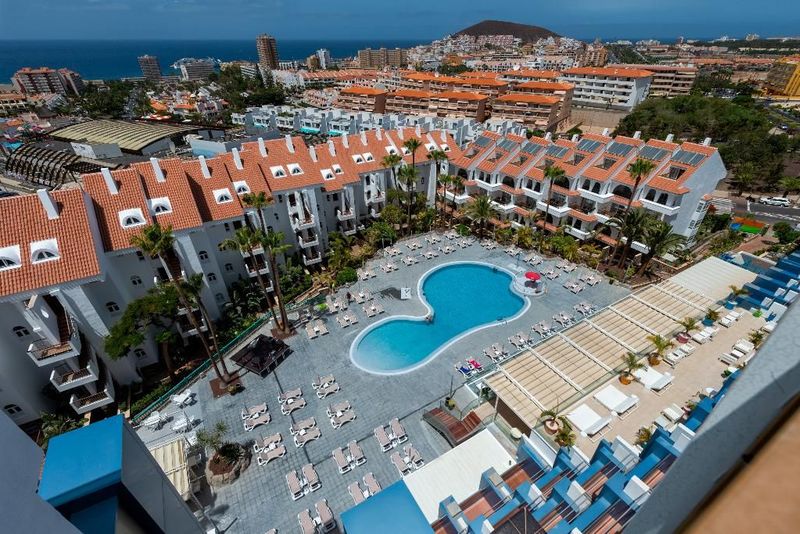 Paradise Park Fun Lifestyle Hotel - Image 10