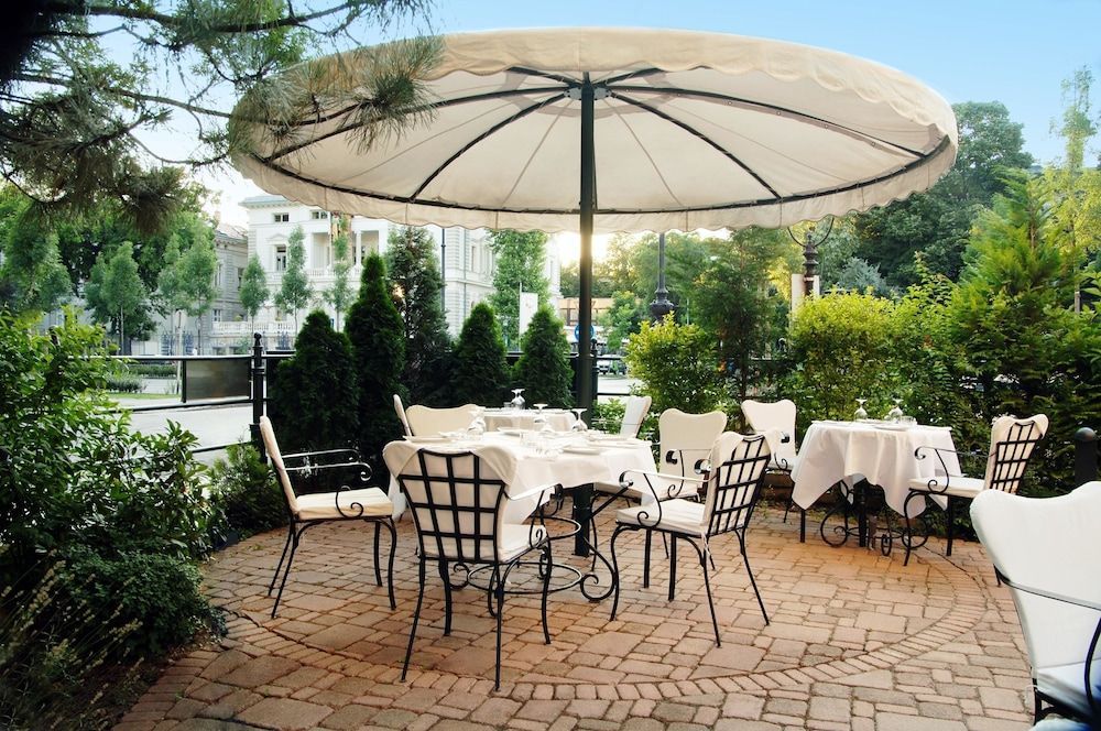 Mamaison Hotel Andrassy - Image 2