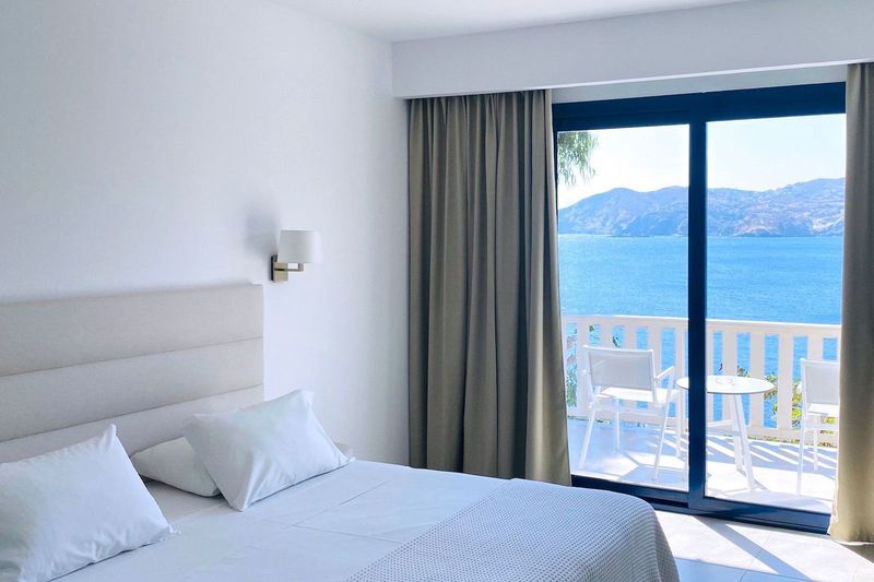 The Peninsula Resort & SPA - Image 3