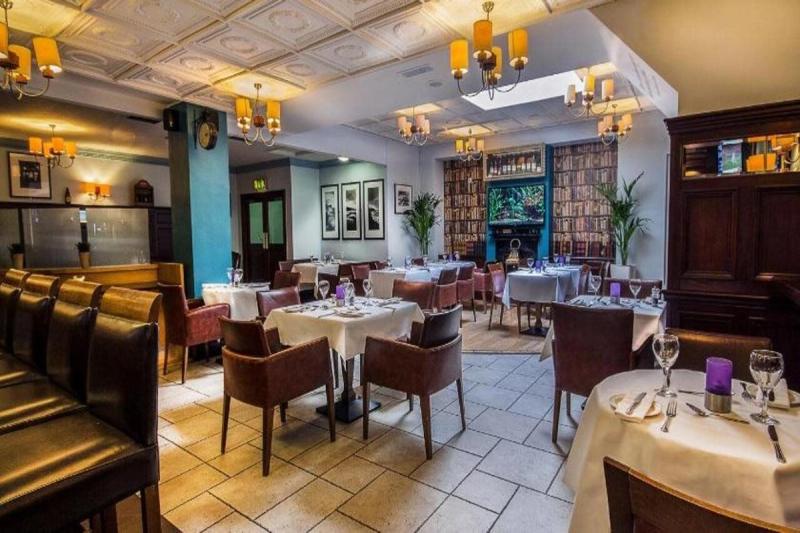 Cassidys Hotel - Image 2