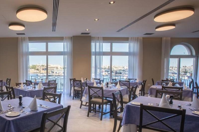 The Waterfront Hotel - Image 8