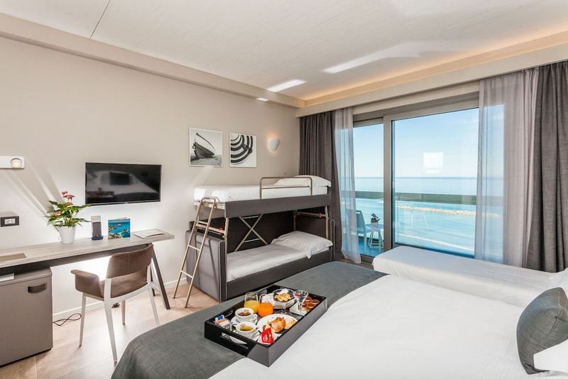 Nautilus Family Hotel - Image 10