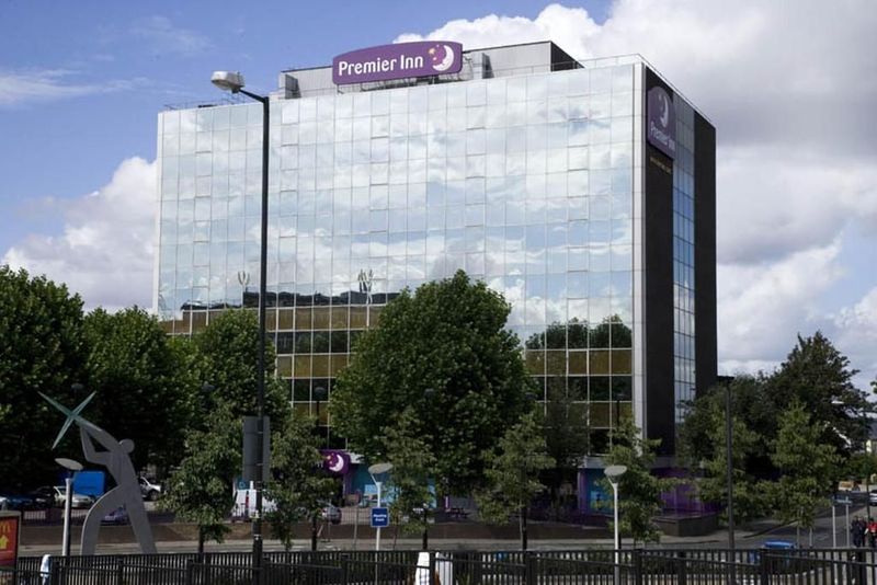 Premier Inn London Wembley Park - Image 10