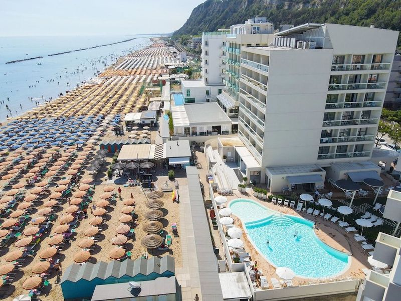 Nautilus Family Hotel - Image 6