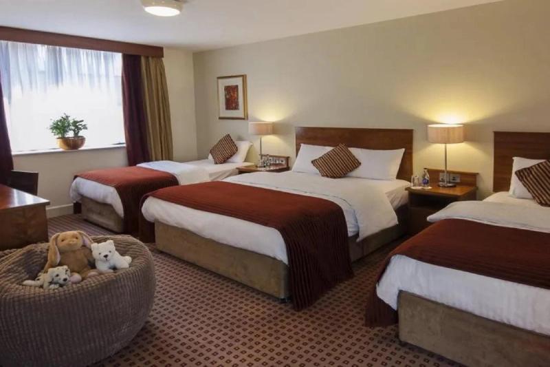 Cassidys Hotel - Image 7