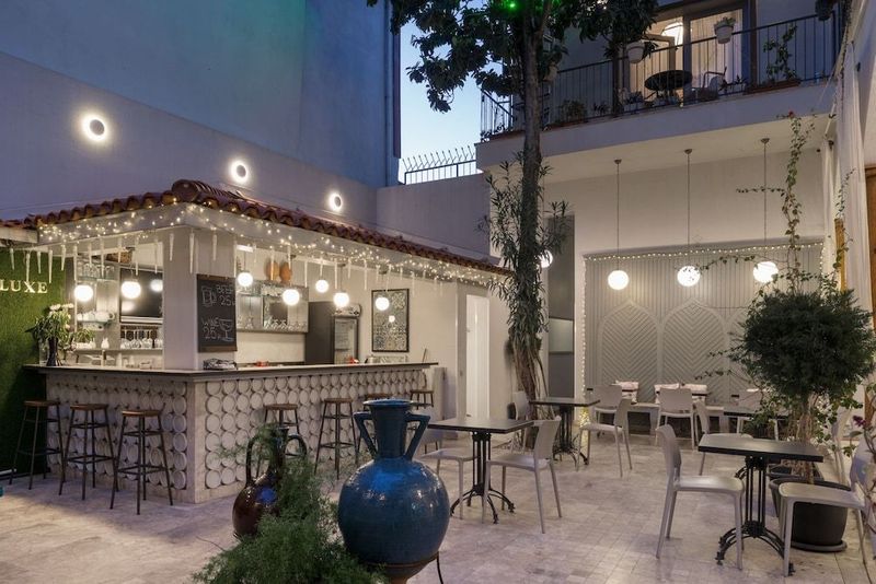 Delight Deluxe Hotel - Image 6