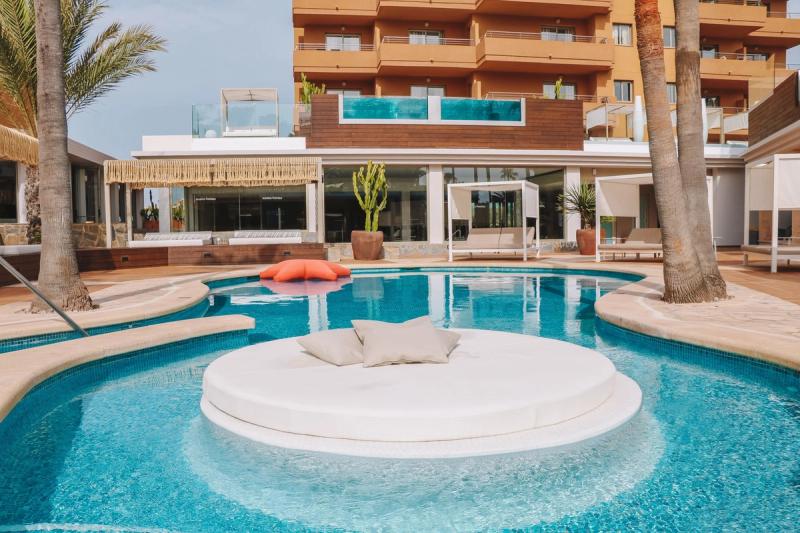Marins Beach Club - Image 4