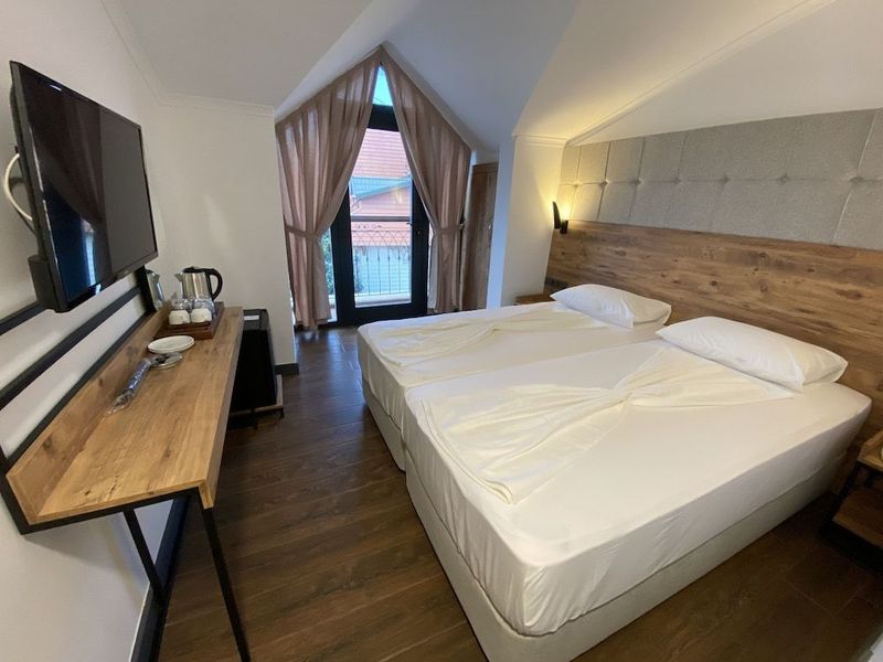 Miyas Luxury Hotel - Image 9