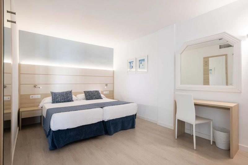 Tomir Portals Suites - Image 10