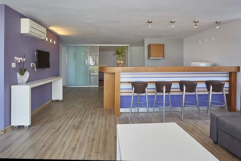 Triton Boutique Hotel - Image 6