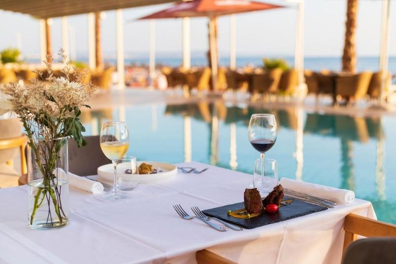 AMR Hotel - Durres - Image 2