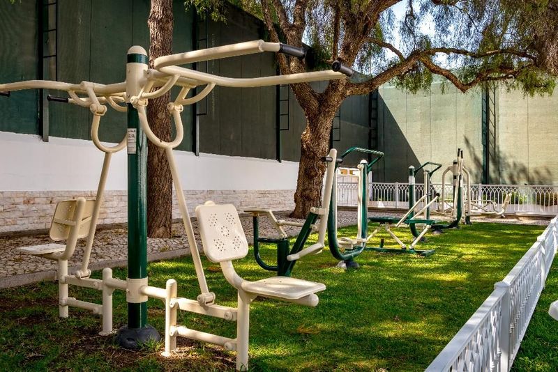 Tropical Sol Apartments - Image 4