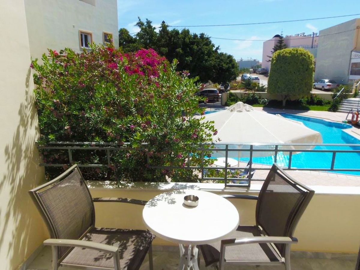 Yakinthos Hotel i Agii Apostoli på Kreta