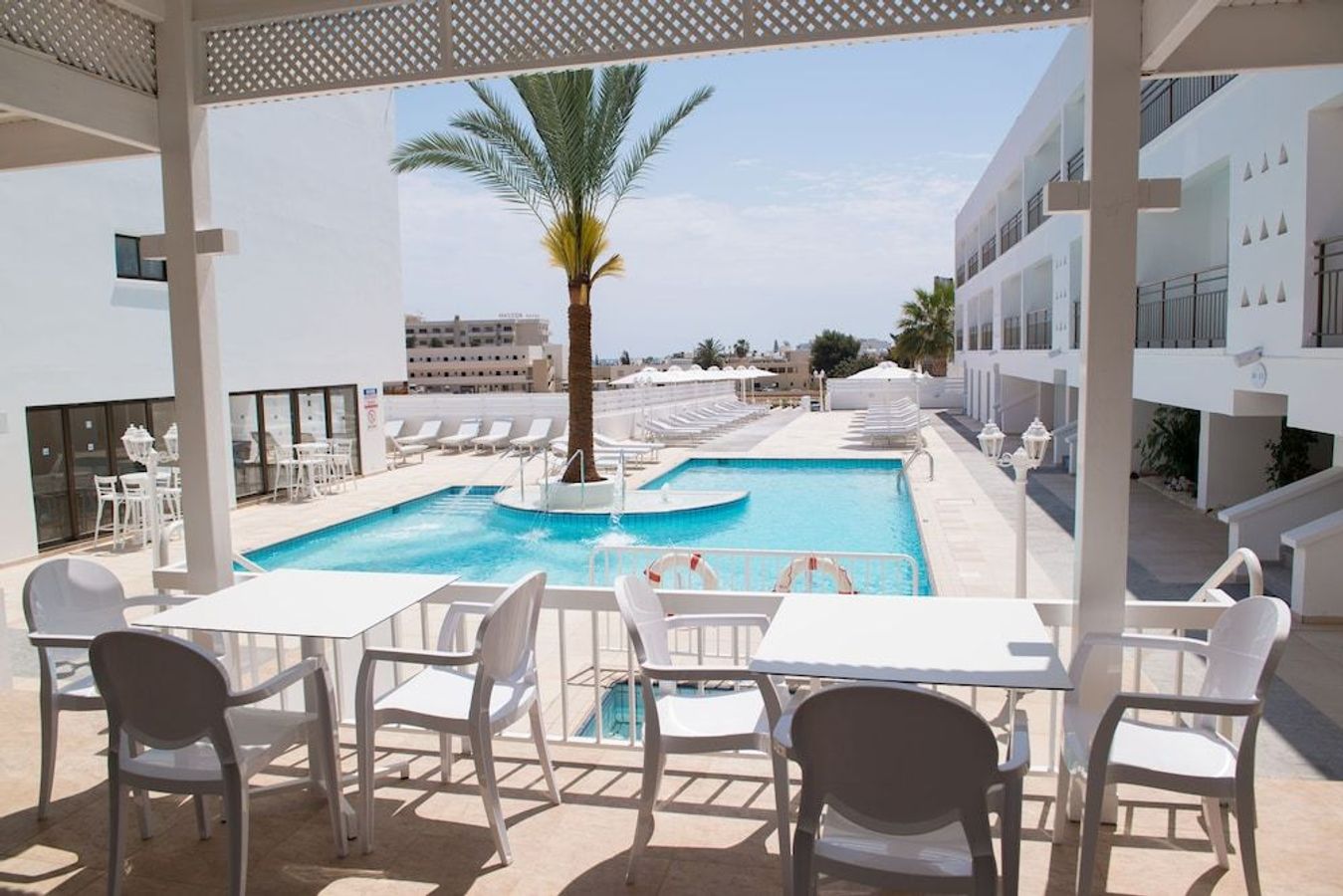 På Liquid Hotel Apartments bor du i ferielejligheder i det centrale Ayia Napa på Cypern.