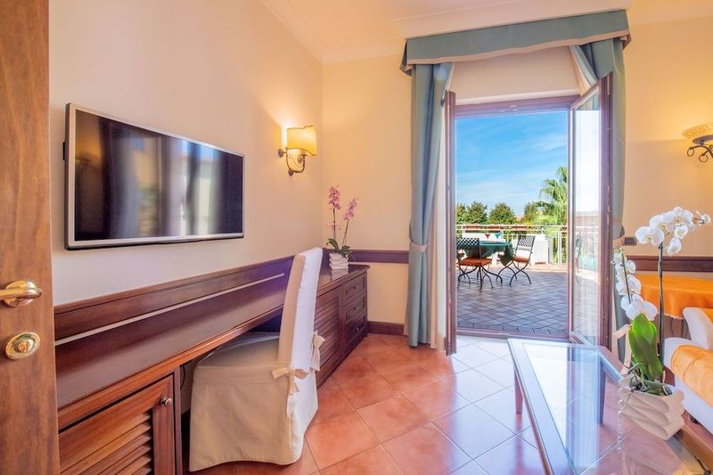 Hotel Michelangelo - Image 10