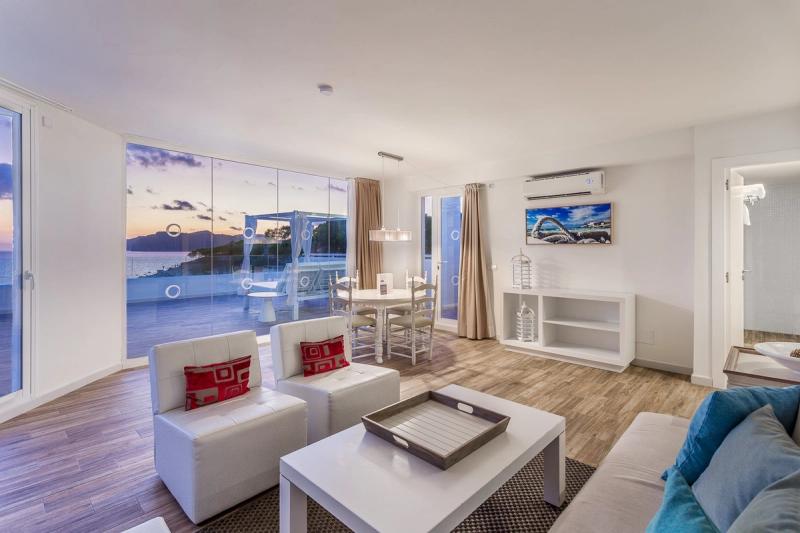 FERGUS Style Cala Blanca Suites - Image 4