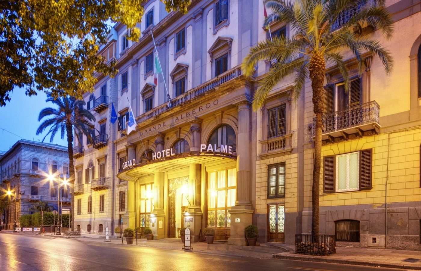 På Grand Hotel et Des Palmes i Palermo bor du i ståtliga omgivningar i centrala stan.