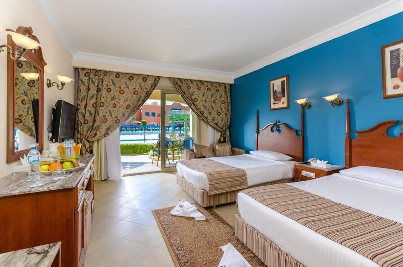Titanic Beach Spa & Aqua Park - Image 9