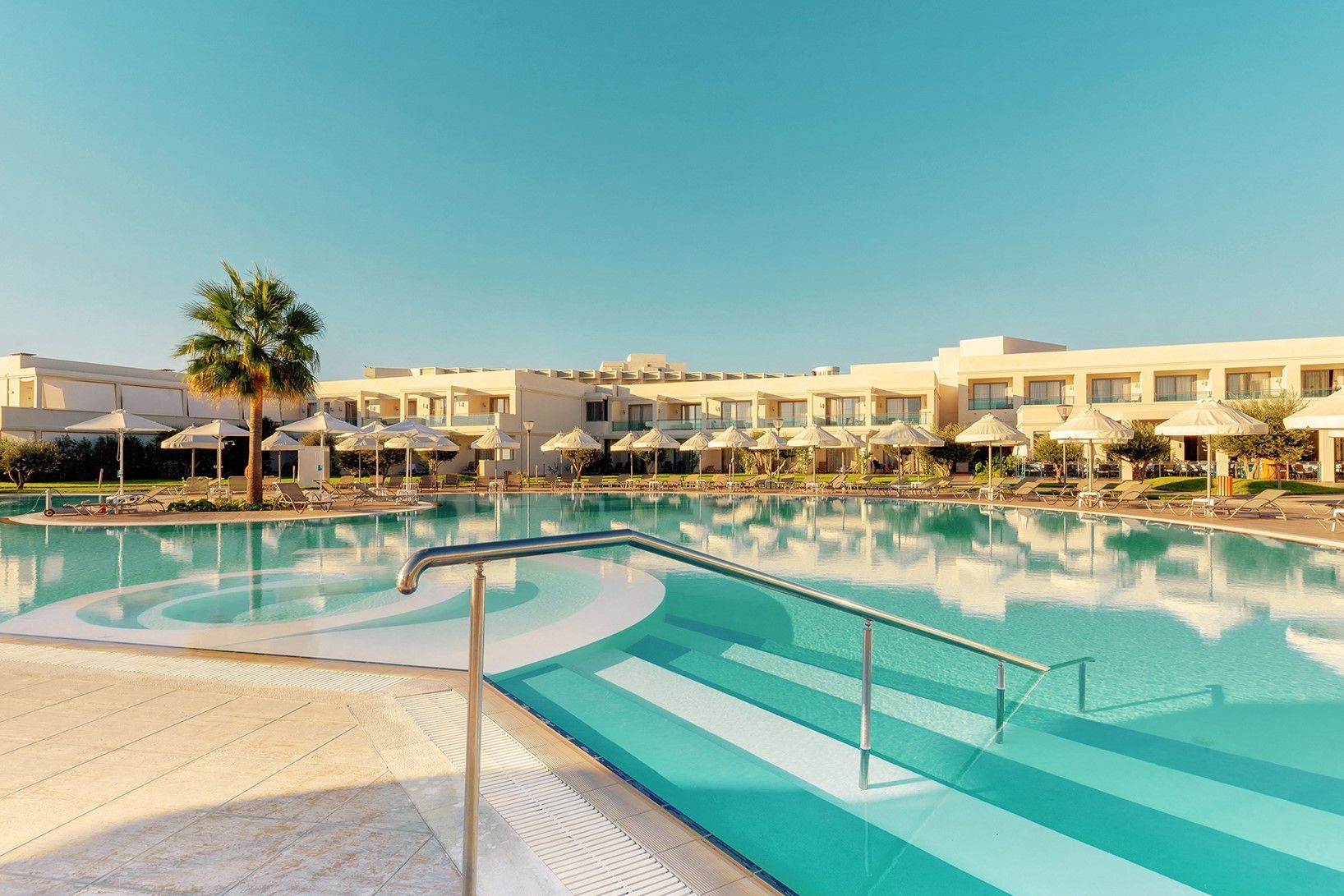 Apollo Blue Hotel - Image 4