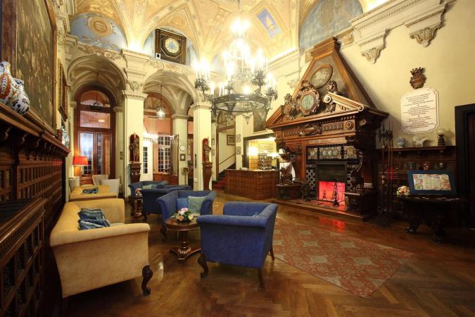 Book Grand Hotel Villa Balbi her