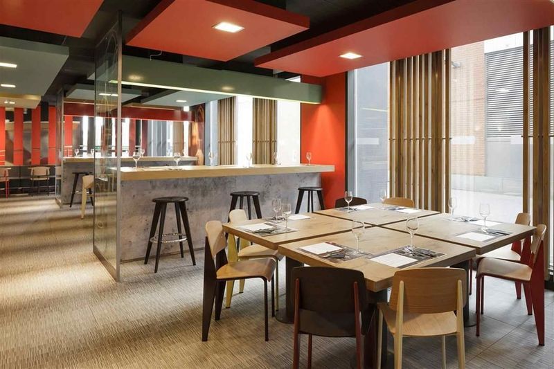 ibis London Excel Docklands - Image 9