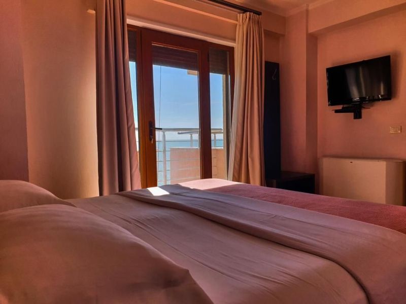Hotel Nais Beach - Image 2