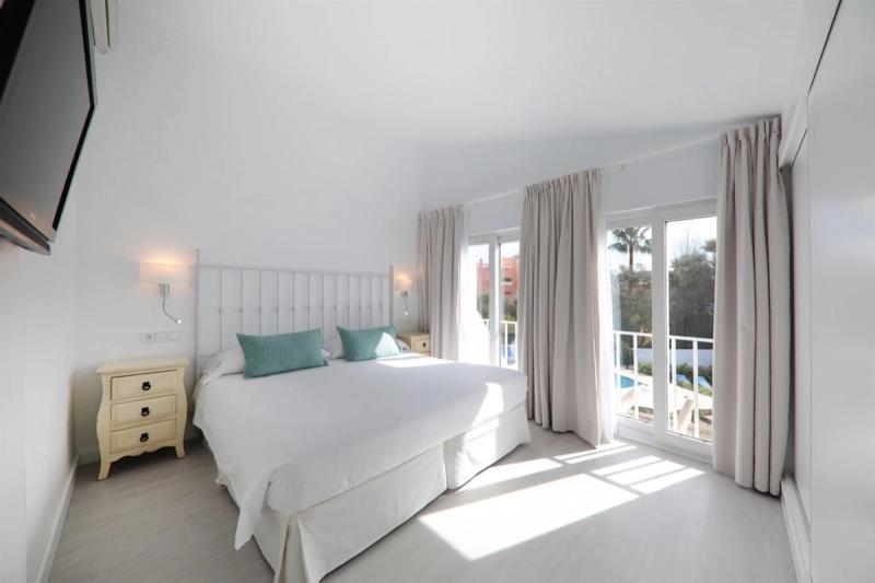 La Pergola Aparthotel - Image 2