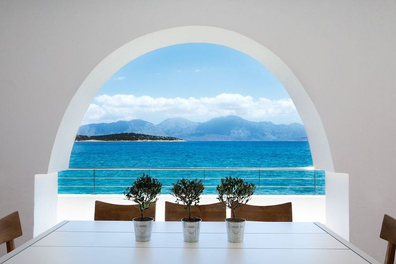 Minos Beach Art Hotel - Image 7