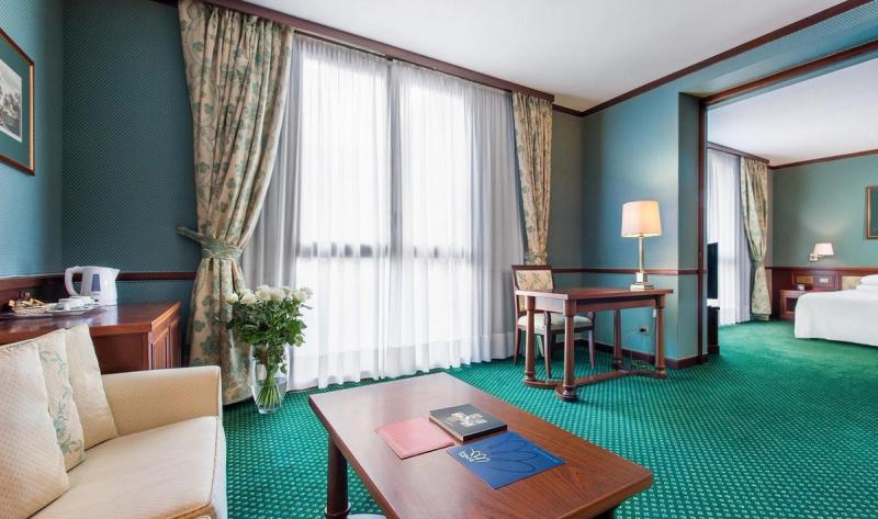 Leonardo Hotel Milan City Center - Image 8