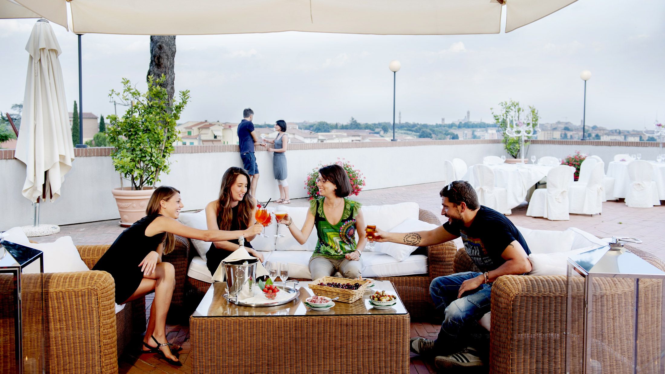 Hotel Garden - Image 3