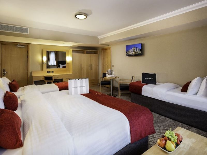 Academy Plaza Hotel - Image 10