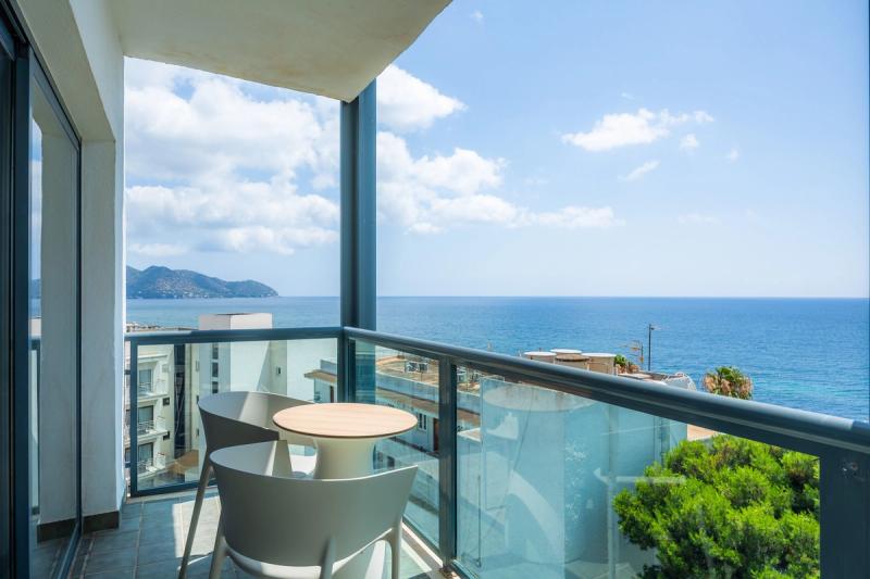 Marins Suites Hotel - Image 9