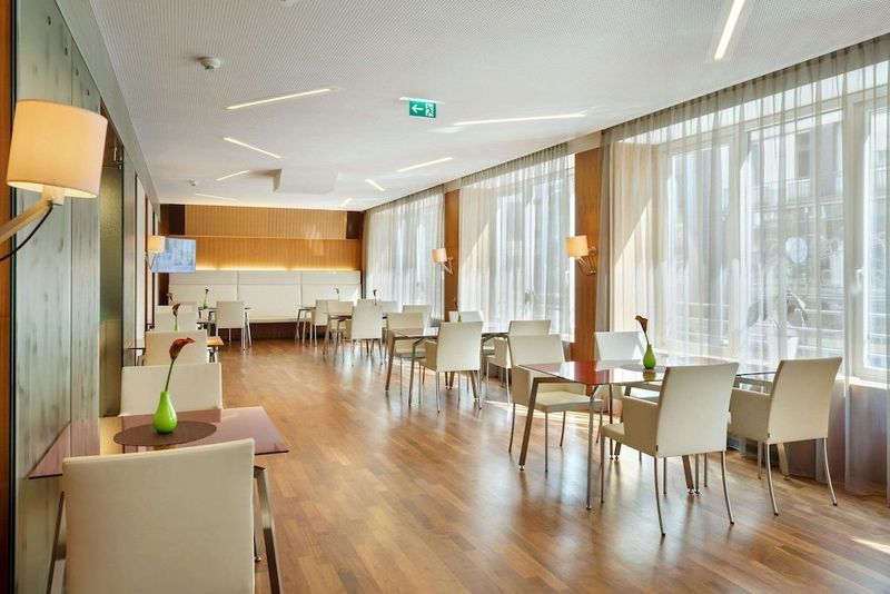 Austria Trend Hotel Europa Wien - Image 8