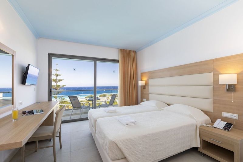 Blue Horizon Hotel - Image 2