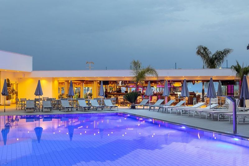 Limanaki Beach Hotel - Image 6