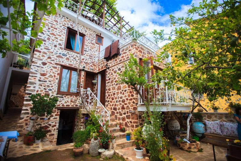The Lemon Villa Hotel - Image 2