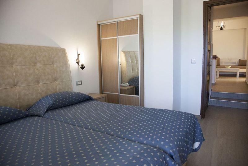 Sunny Suites Apartments - Image 6