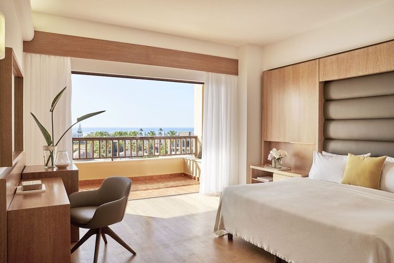 Minoa Palace Resort & Spa - Image 10