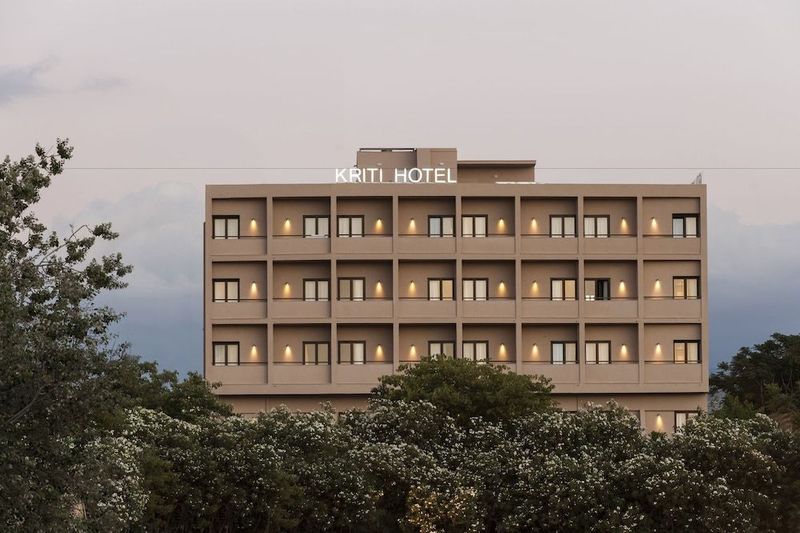 Kriti Hotel - Image 2